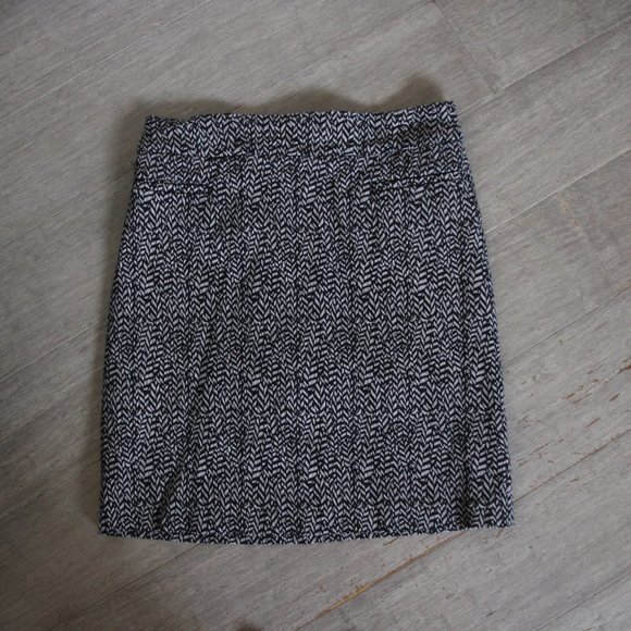 Renuar Black & Gray Patterned Skort - Picture 9 of 9